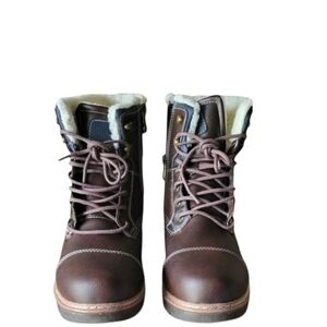 RESERVED Footwear RF1088 Men's.  Size 8. NWT